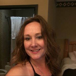 Meet your Posher, Leslie